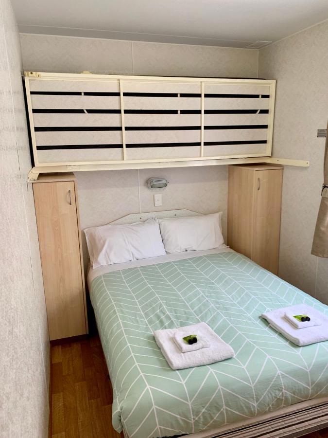 Tatura Cabin & Caravan Park Экстерьер фото