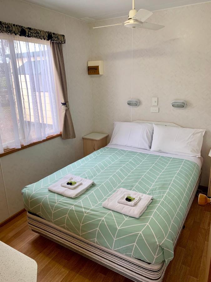 Tatura Cabin & Caravan Park Экстерьер фото