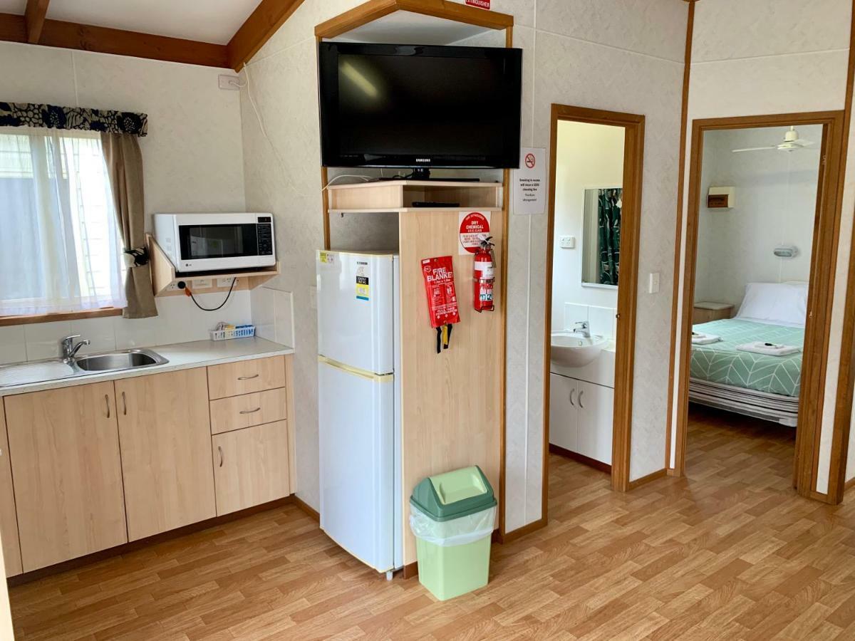 Tatura Cabin & Caravan Park Экстерьер фото