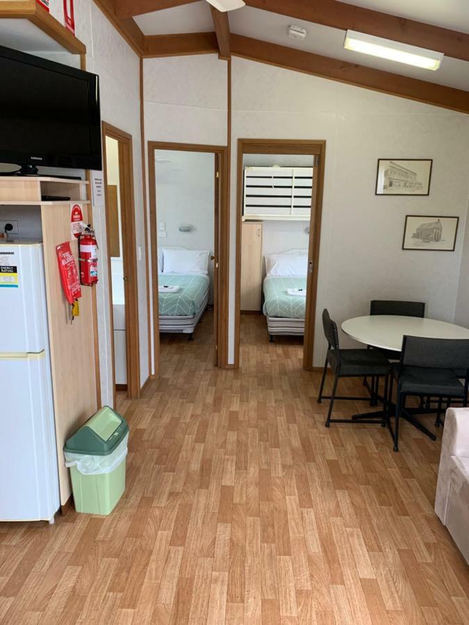 Tatura Cabin & Caravan Park Экстерьер фото